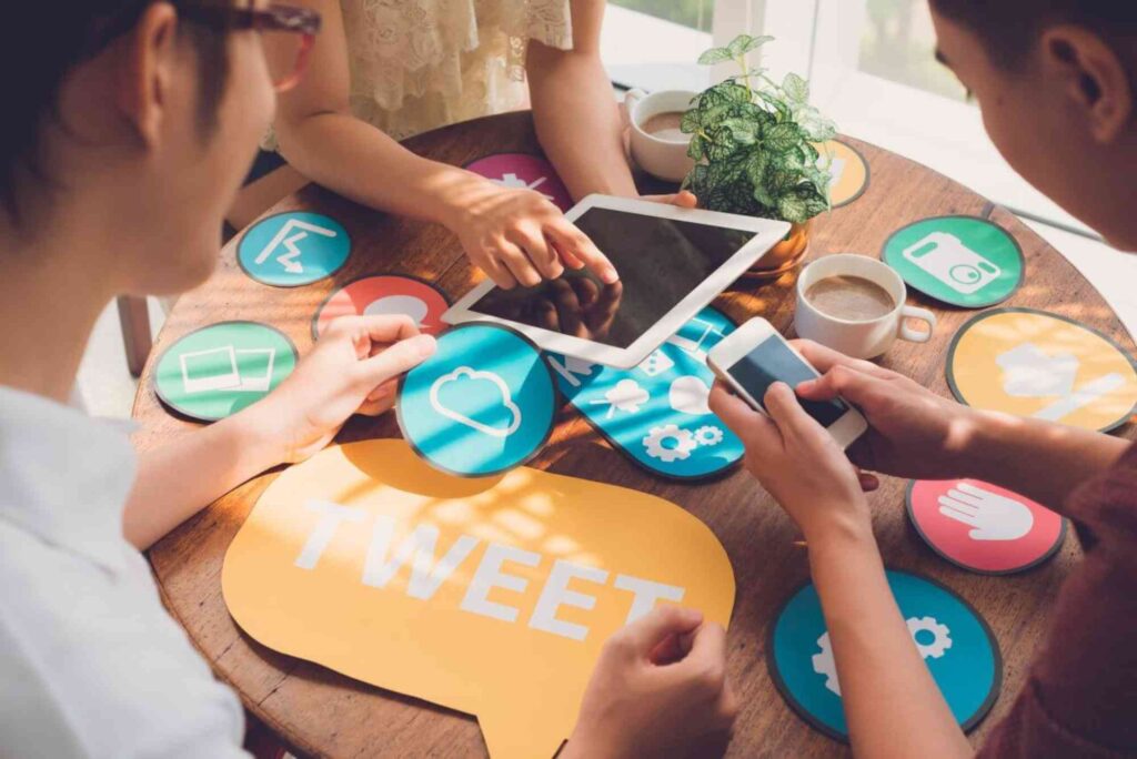 What is Corporate Social Responsibility: Formula, Examples & Tips