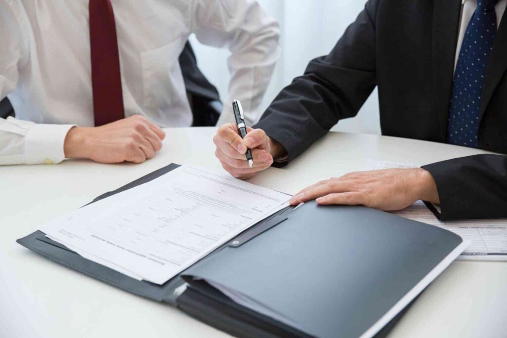 How to Become A Corporate Lawyer Formula, Examples & Tips